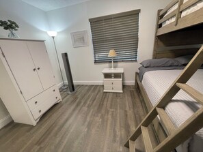 2 bedrooms, WiFi, bed sheets