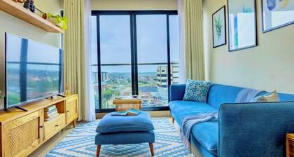 Ultimate Safari Retreat, airport in 9mins, Pool,Gym,Binoculars & Coffee