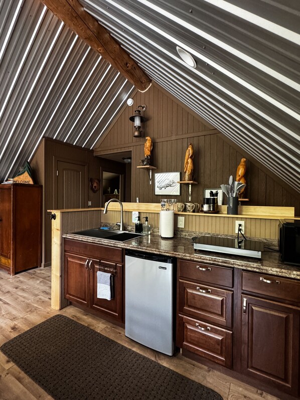 Fridge, microwave, coffee/tea maker, electric kettle