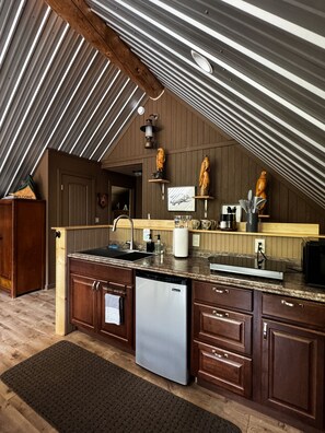 Fridge, microwave, coffee/tea maker, electric kettle