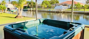 Tranquil Paradise with Hot Tub in Punta Gorda Isles