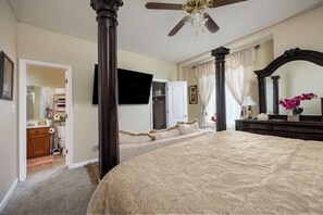 4 bedrooms, iron/ironing board, WiFi, bed sheets - Cozy Family Home, Spacious Patio & King Beds (El Paso)