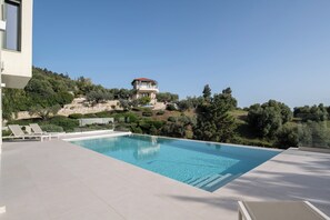 Luxury Villa, Sea View | Private pool