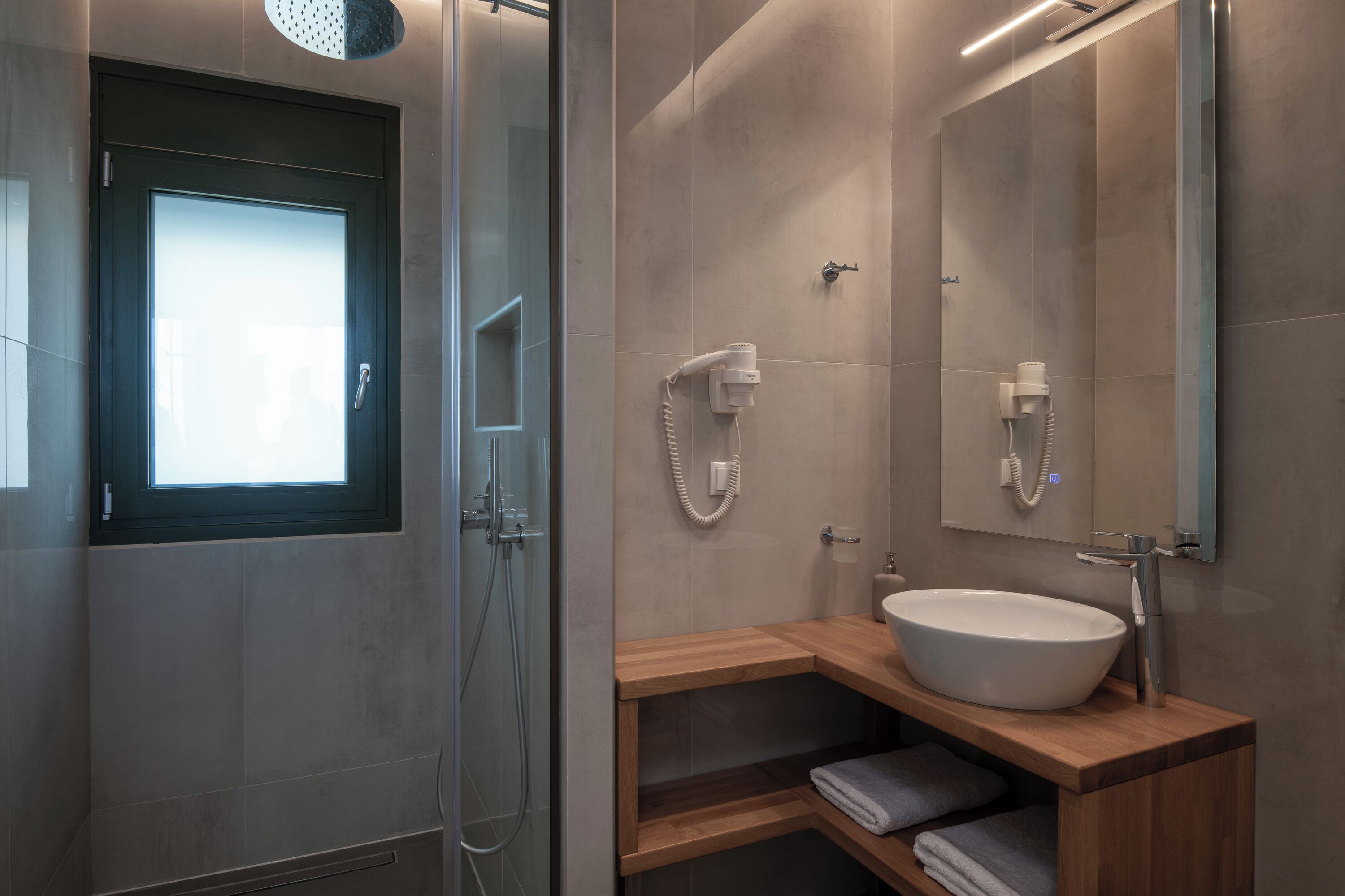 Luxury Villa, Sea View | Bathroom | Shower, free toiletries, hair dryer, slippers