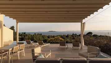 Luxury Villa, Sea View | Pemandangan dari bilik