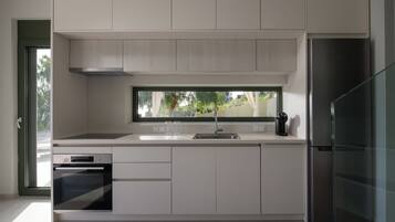 Luxury Villa, Sea View | Dapur peribadi | Peti sejuk/penyejuk beku saiz penuh, ketuhar, dapur