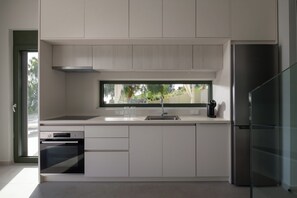 Luxury Villa, Sea View | Dapur peribadi | Peti sejuk/penyejuk beku saiz penuh, ketuhar, dapur 