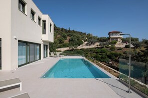 Luxury Villa, Sea View | Private pool