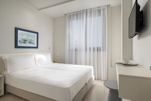 Luxury Villa, Sea View | 3 bedrooms, soundproofing, iron/ironing board, free cribs/infant beds