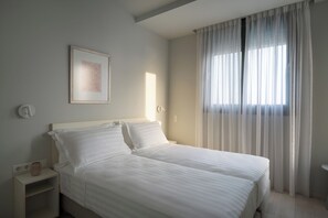 Luxe villa, uitzicht op zee | 3 slaapkamers, geluiddichte muren, een strijkplank/strijkijzer