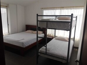 3 bedrooms, iron/ironing board, WiFi, bed sheets