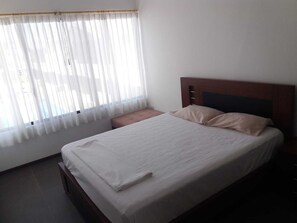 3 bedrooms, iron/ironing board, WiFi, bed sheets - Whole family lodging in Esmeraldas, Ecuador (Esmeraldas)