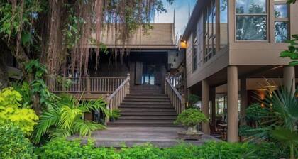 Syama Residence and Café