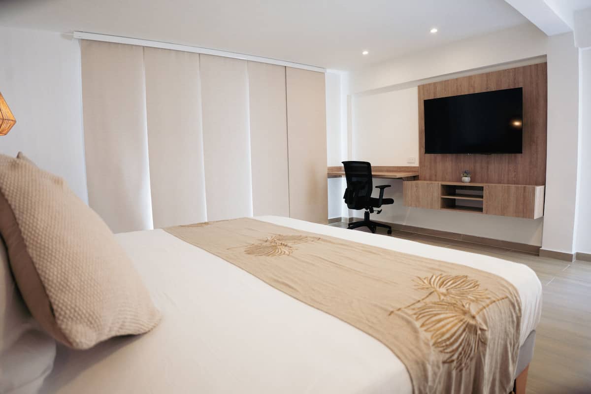 Suite, Sea View