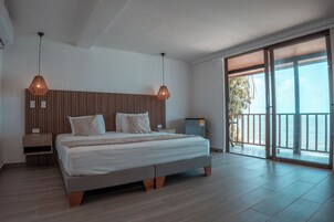 Σουίτα, Θέα στη Θάλασσα | Χρηματοκιβώτιο στο δωμάτιο, κουρτίνες συσκότισης, σίδερο/σιδερώστρα 