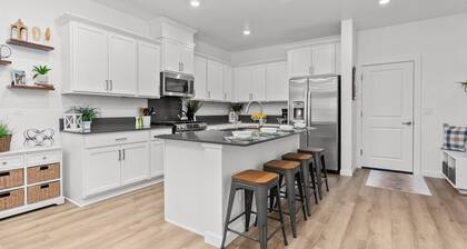 The "Ashtyn" New 4-bdrm townhome in Eagle w/Pool, WiFi, A/C and 2 car Garage!!