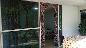 1 habitación, escritorio, wifi y ropa de cama
