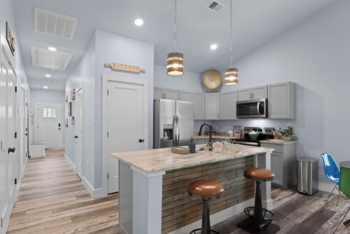 Welcome to Sunset Haven at Lake Bowen. This is a new 3bed 2bth Pet Friendly home