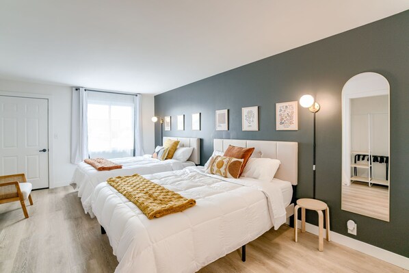 1 間睡房、書桌、床單