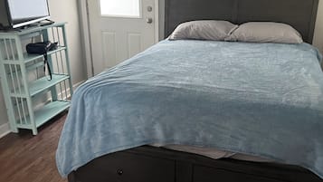3 bedrooms, WiFi, bed sheets