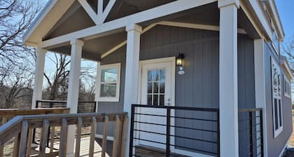 Tranquil Cottage at Redbud Tiny Home Resort