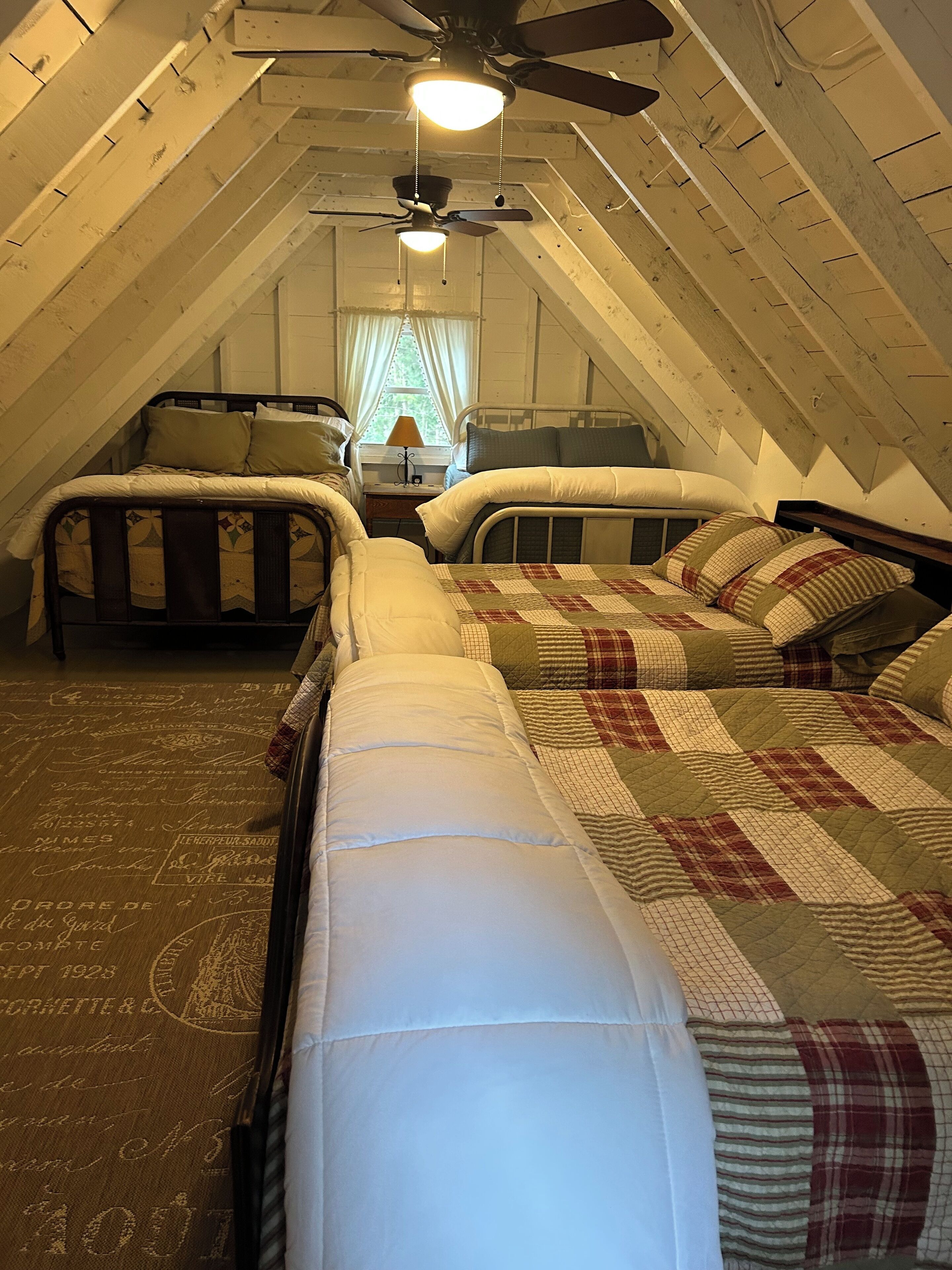 4 bedrooms, iron/ironing board, free WiFi, bed sheets