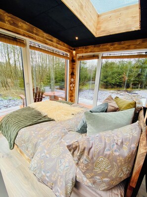 Deluxe Cottage, 1 Queen Bed, Sauna, Lake View | Free WiFi, bed sheets - Heart of Nature (Hvalso)