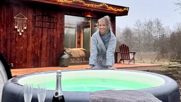 Cottage Deluxe, 1 letto queen, sauna, vista lago | Vasca idromassaggio privata