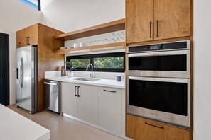 Microwave, oven, stovetop, dishwasher - Gated community, Luxury 4-bedroom house in awesome Tamarindo with AC, WiFi (Tamarindo)