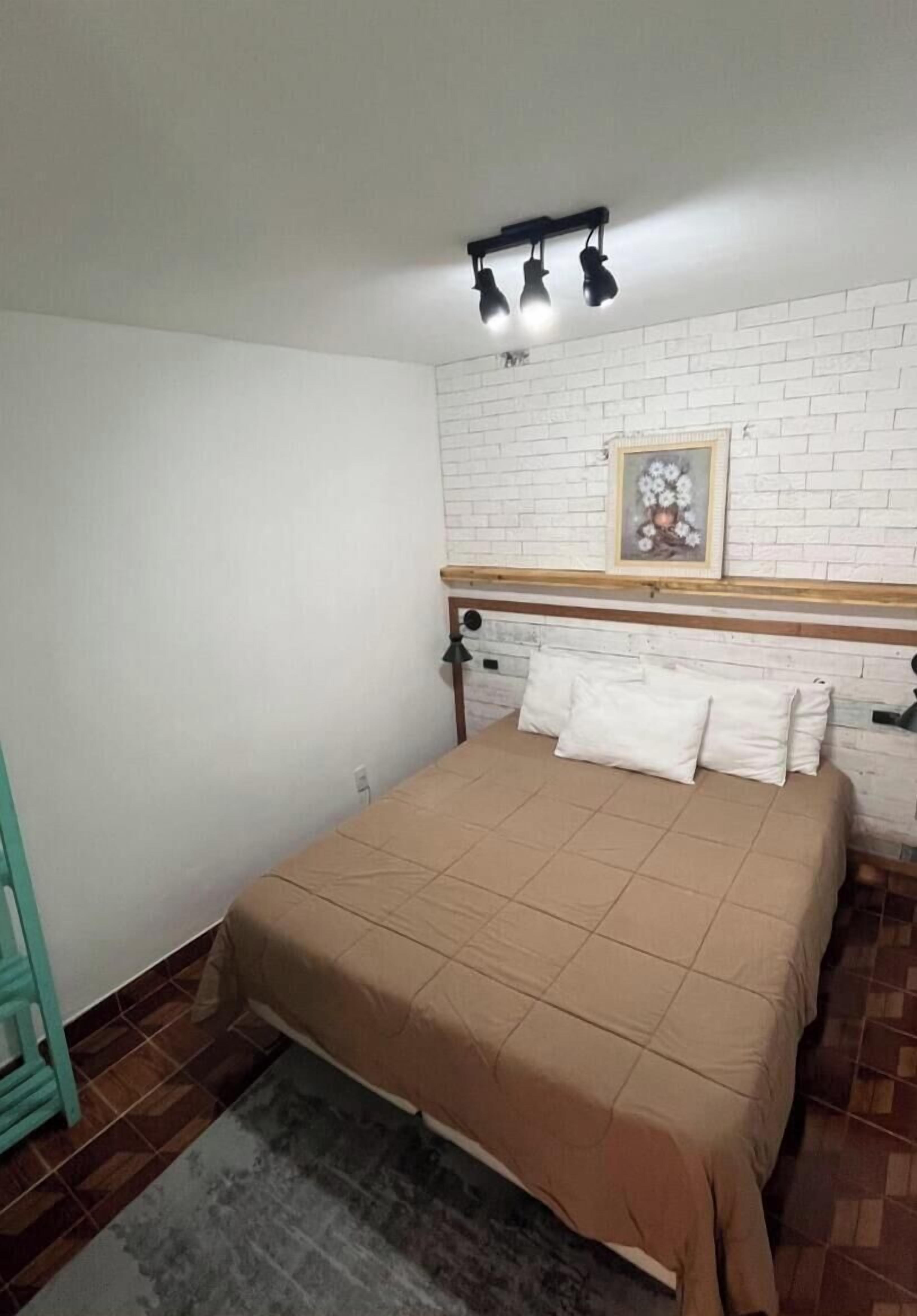 Twin Room | Free WiFi, bed sheets