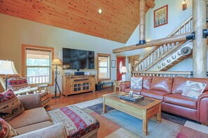 Smart-TV, Kamin, Videospiele, DVD-Player