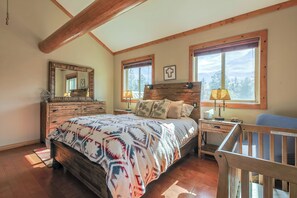 4 Schlafzimmer, Schreibtisch, Bügeleisen/Bügelbrett, Reisekinderbett