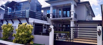 The House of Praise 5Bd