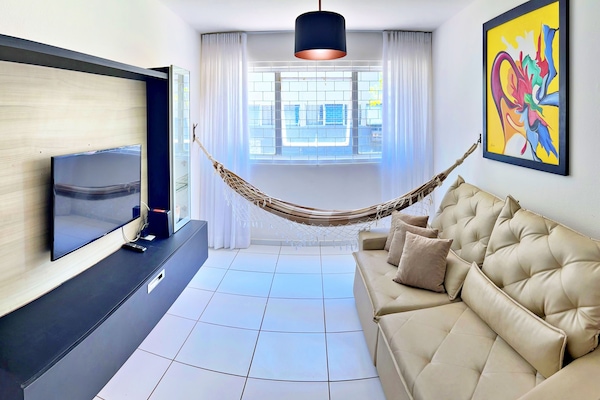 Apartamento, 3 quartos | Área de estar | Smart TV 42 polegadas com canais digitais, Netflix, filmes pagos