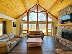 Smart TV, chimenea y impresora