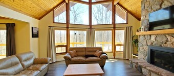 Beautiful Cottage Retreat in Huntsville, Muskoka