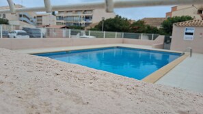 حمام سباحة