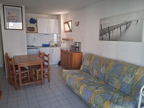 TV, DVD player