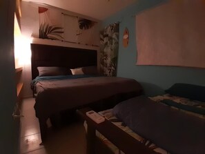 2 chambres, fer et planche à repasser, Wi-Fi, draps fournis