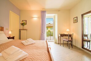 2 dormitorios, tabla de planchar con plancha, wifi y ropa de cama