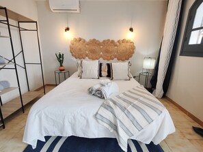 2 bedrooms, iron/ironing board, free WiFi, bed sheets