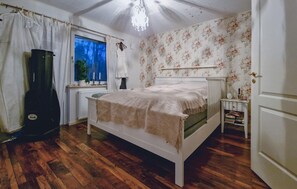 4 bedrooms, free WiFi