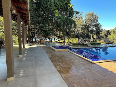 Pool. Beautiful country house on the banks of the most charming lagoon in the region