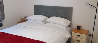 Glastonbury Town center-entire apartment