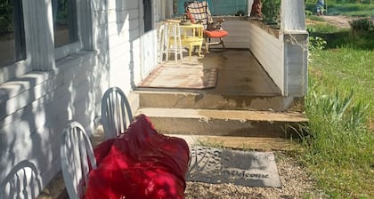 Charming farmhouse with 1 bedroom and WiFi, AC in welcoming Emery