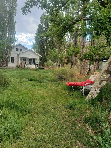 Charming farmhouse with 1 bedroom and WiFi, AC in welcoming Emery