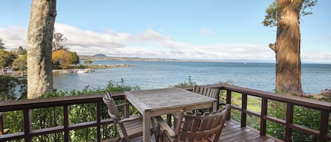 Chalet, 2 chambres, cuisine, vue lac | Vue sur le lac