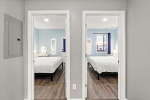 7 bedrooms, desk, iron/ironing board, WiFi - Full House, 7 Bedrooms, 9 Beds, 4 Bathrooms Close to NYC & EWR (Bayonne)