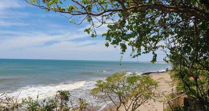 Charming 2-bedroom ocean front house in tranquil Casares with WiFi, cable TV