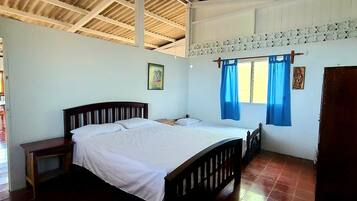 2 bedrooms, desk, free WiFi, bed sheets